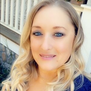 Meet your Posher, Desiree